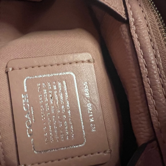 Coach Edie Turnlock. Pink Pebbled leather. - Picture 14 of 16